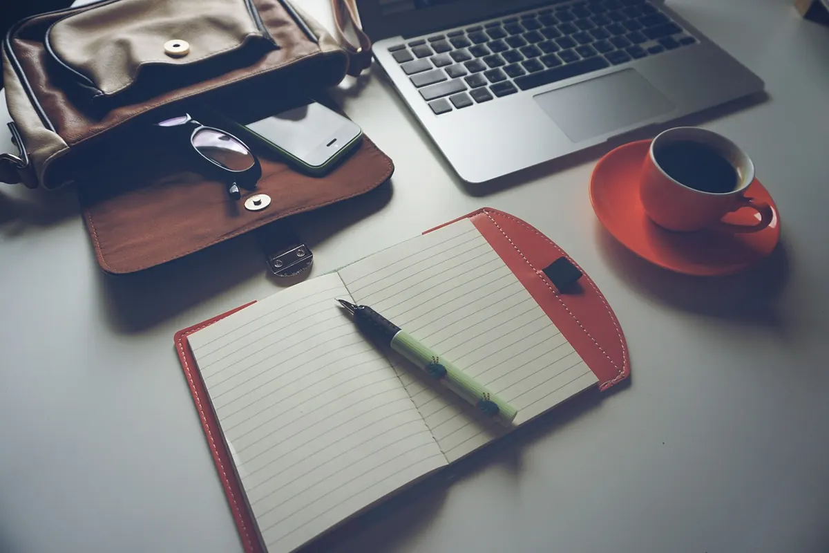 How to Write a Short Story Opening That Hooks Readers